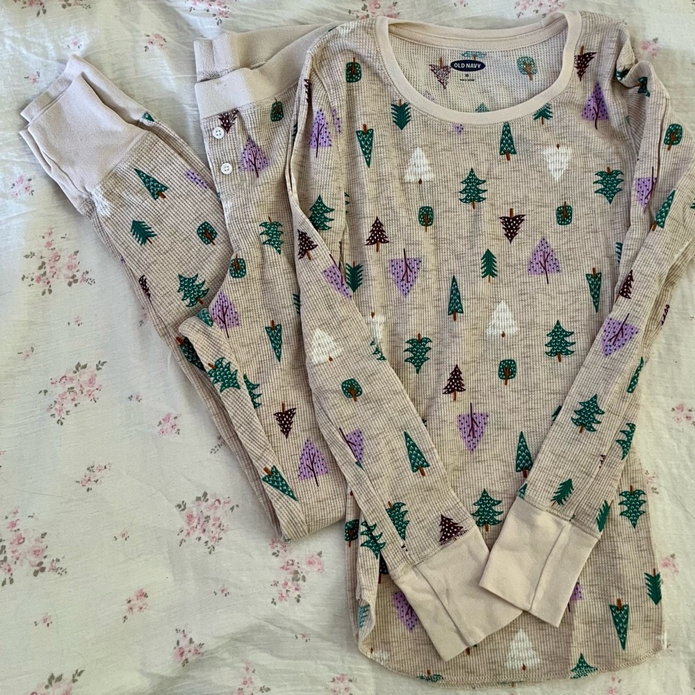 Old Navy greens purple Tree Print pjs